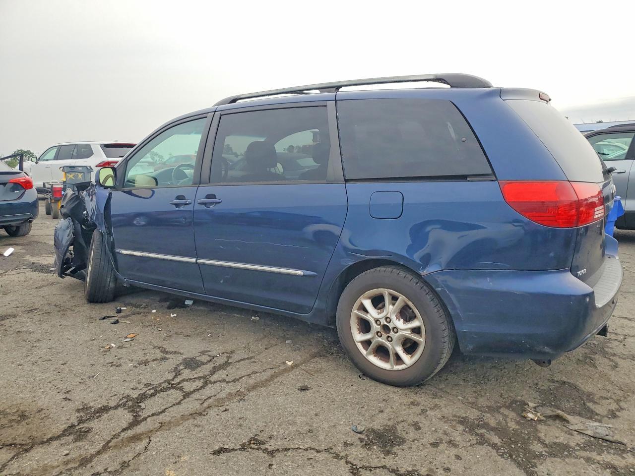 2004 Toyota Sienna Xle Limited 7 Passenger - Image 2