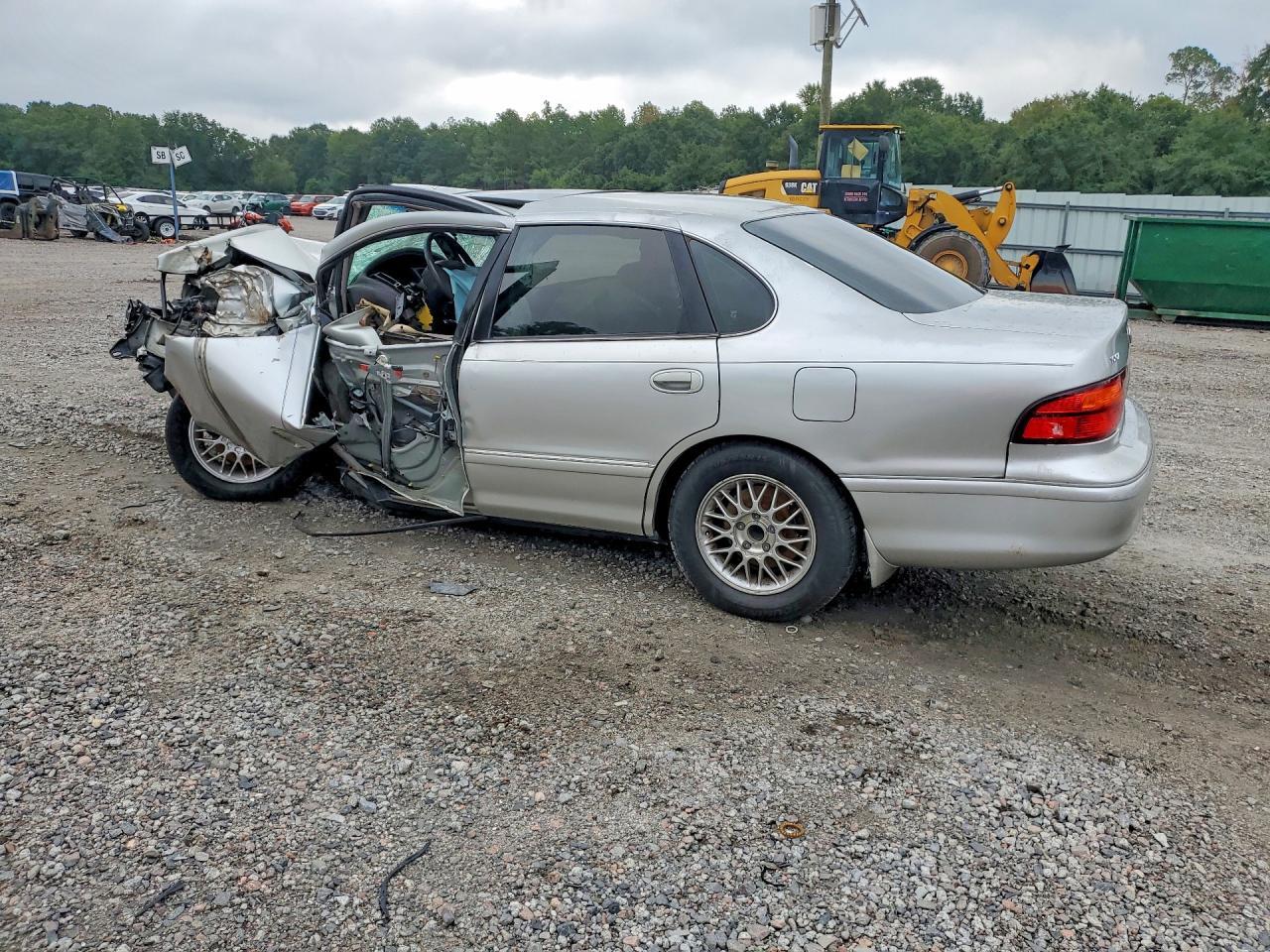 1999 Toyota Avalon Xls - Image 2