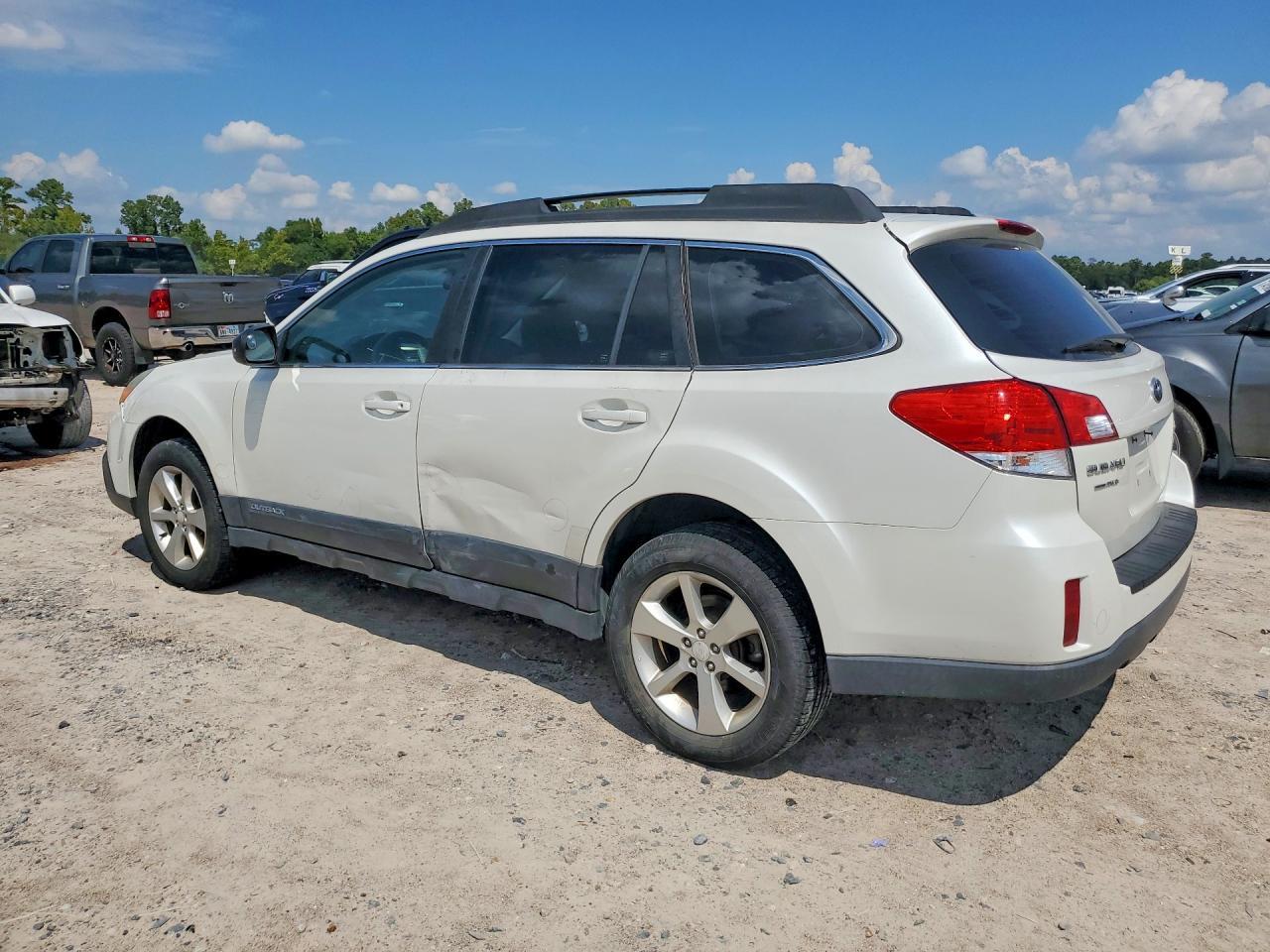2014 Subaru Outback 2.5I - Фото 2