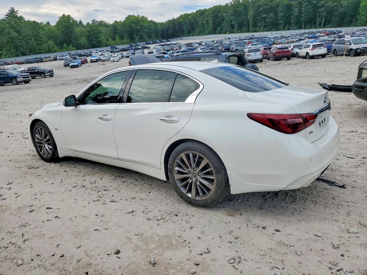 2018 Infiniti Q50 3.0T Luxe - Image 2