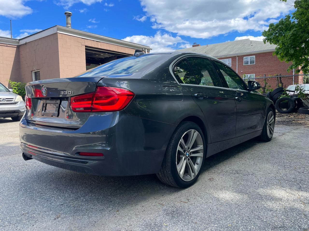 2018 BMW 330 Xi - Image 4