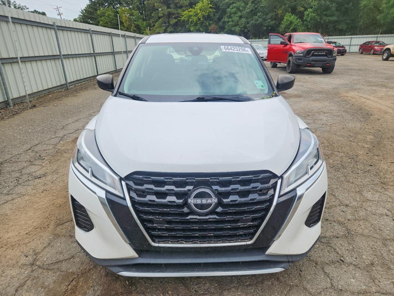 2023 Nissan Kicks S - Image 5