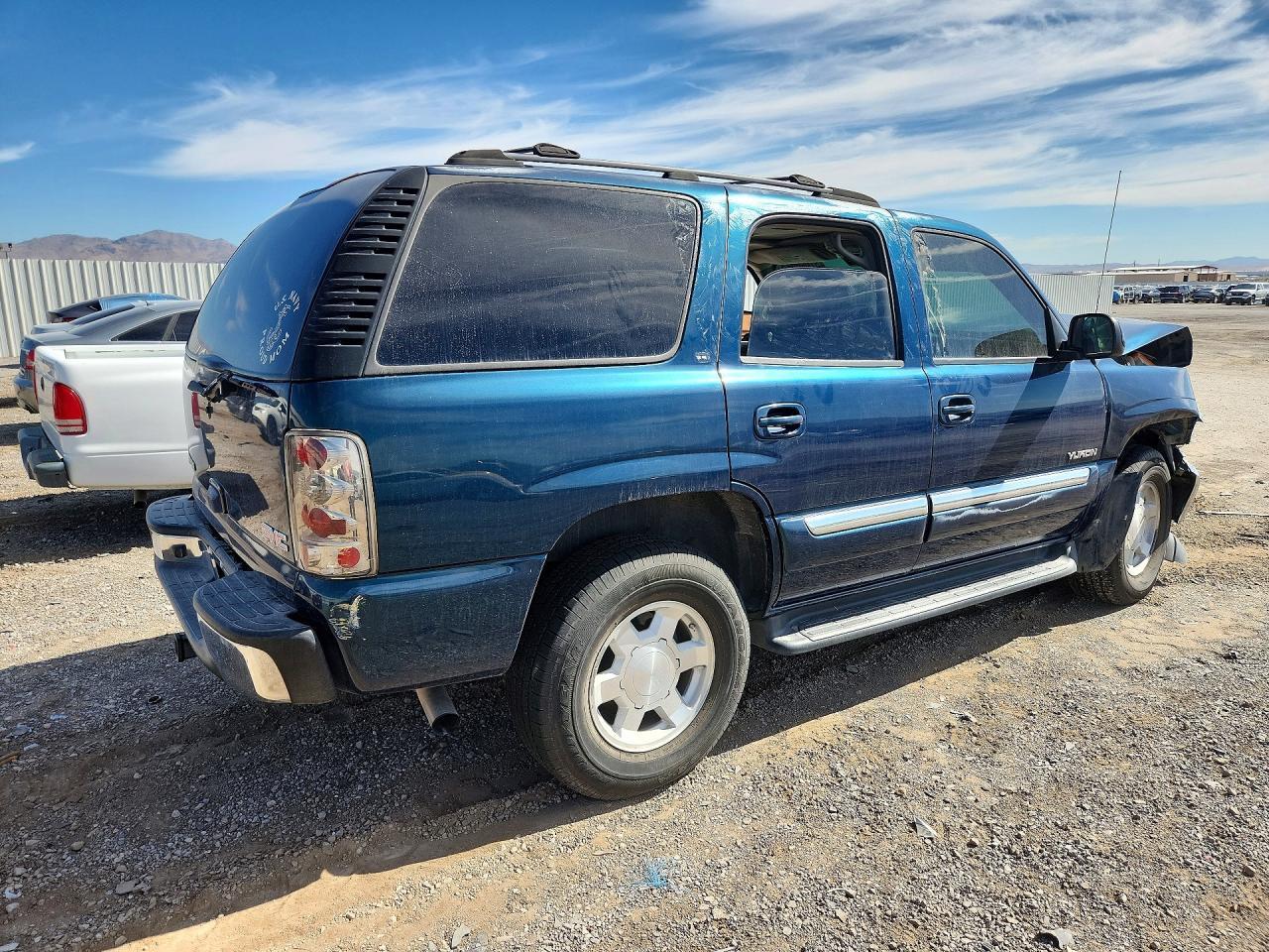 2005 GMC Yukon - Фото 3