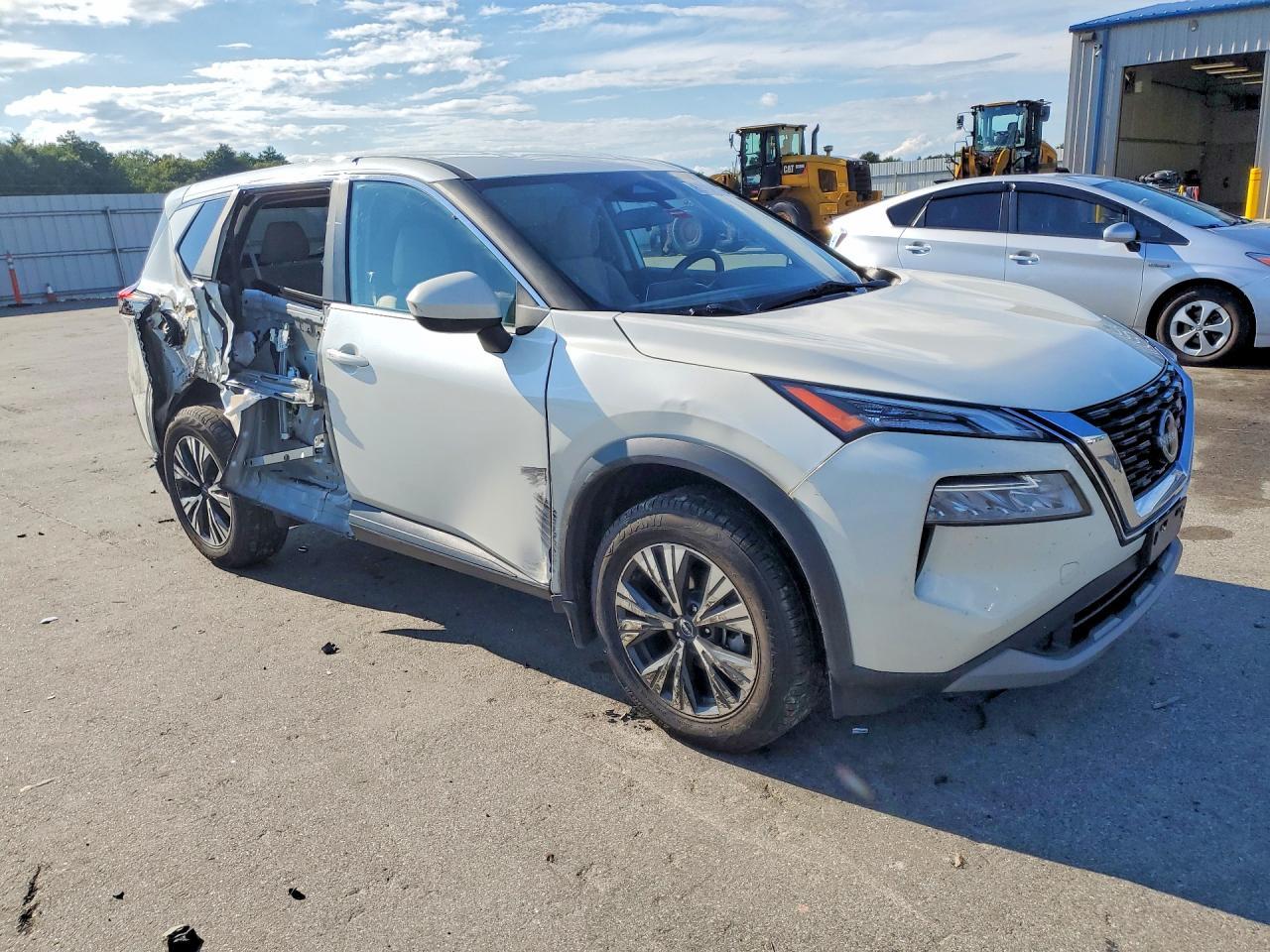 2023 Nissan Rogue Sv - Фото 4