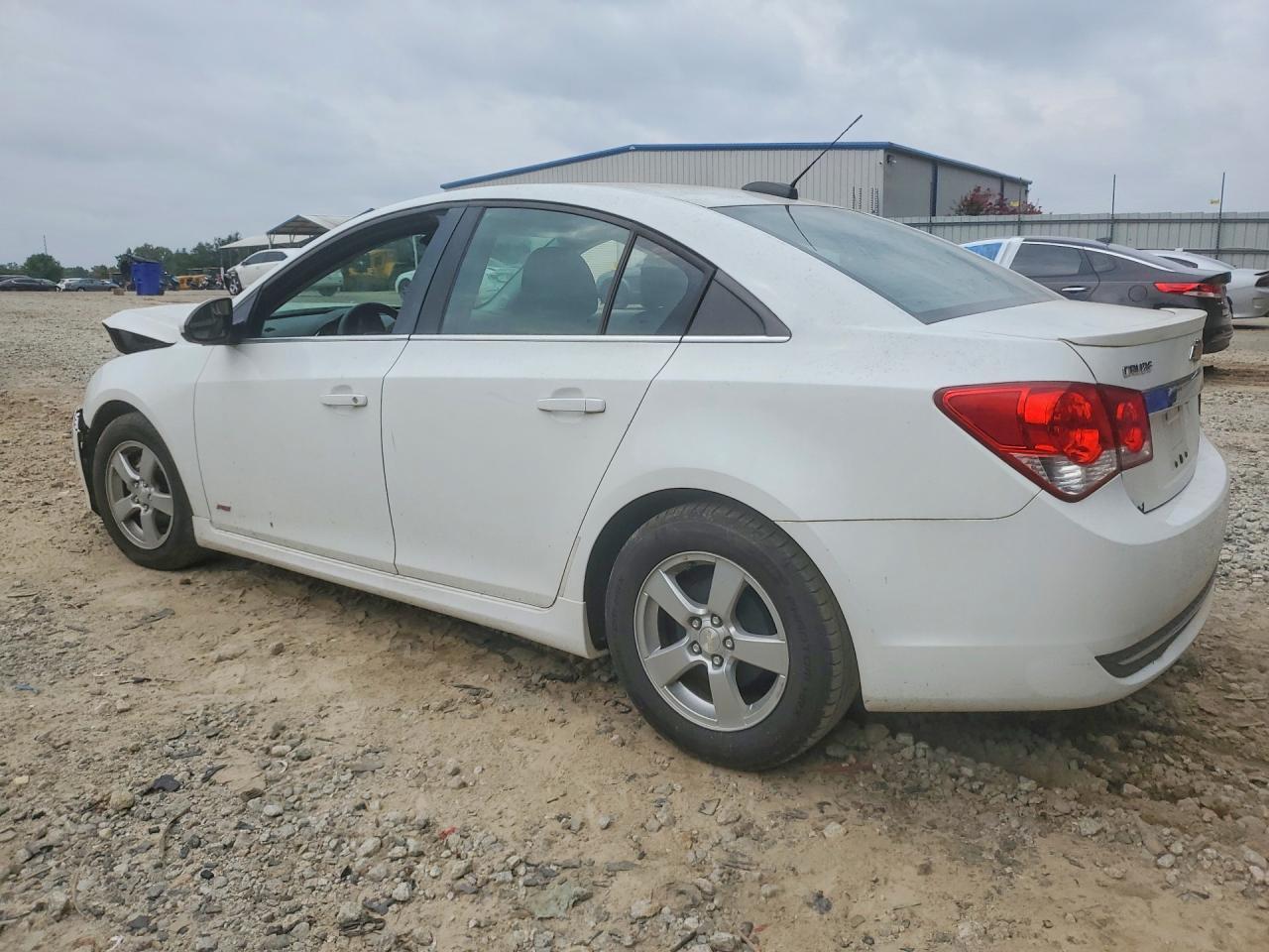 2016 Chevrolet Cruze Limited Lt - Image 2