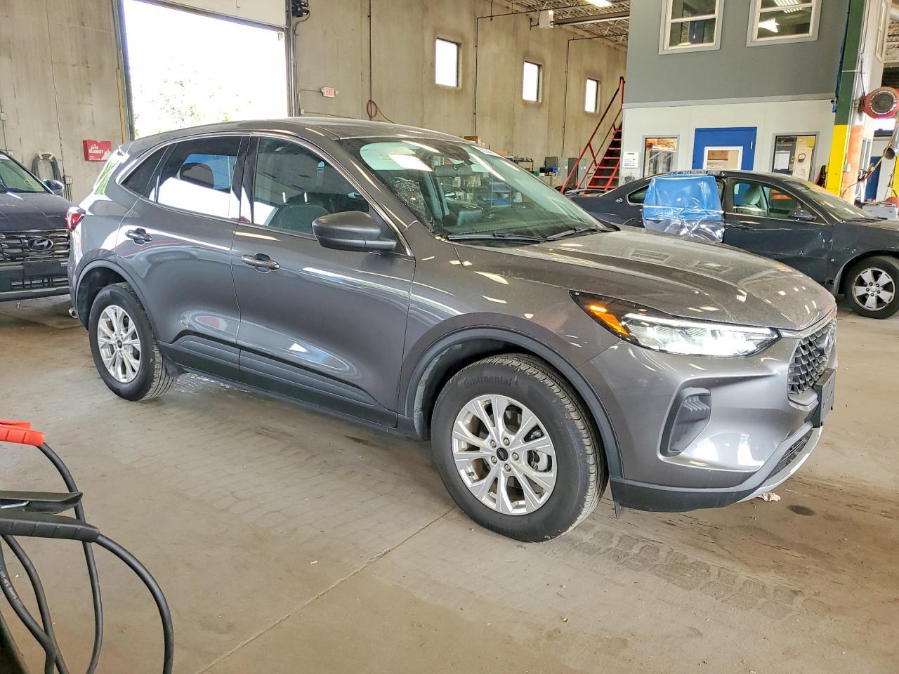 2023 Ford Escape Active - Image 4