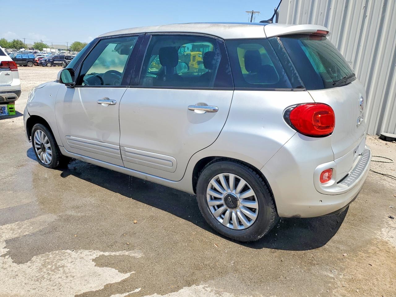 2015 Fiat 500L Easy - Image 2