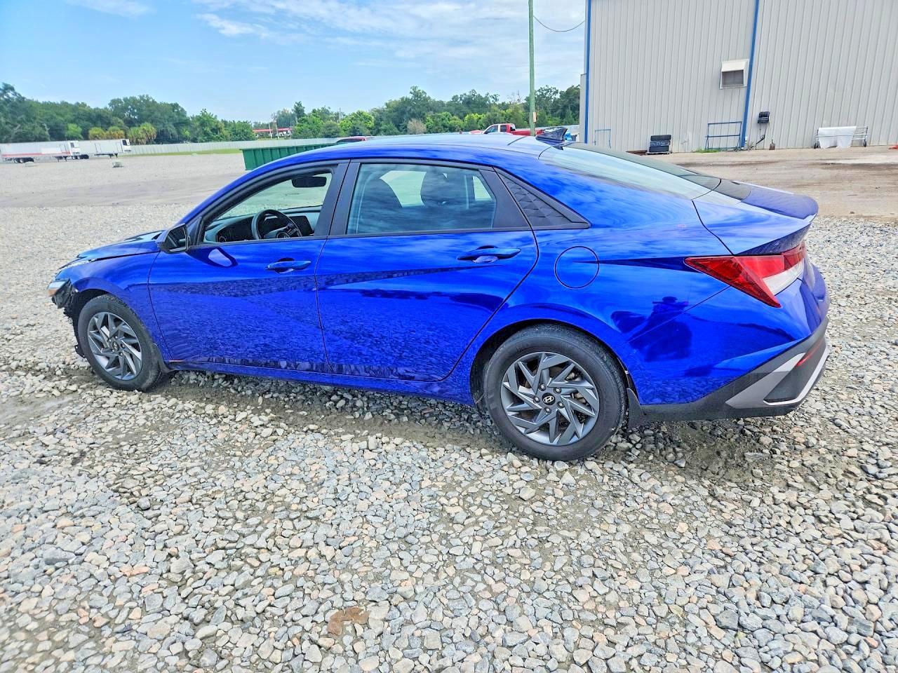 2024 Hyundai Elantra Sel - Image 2
