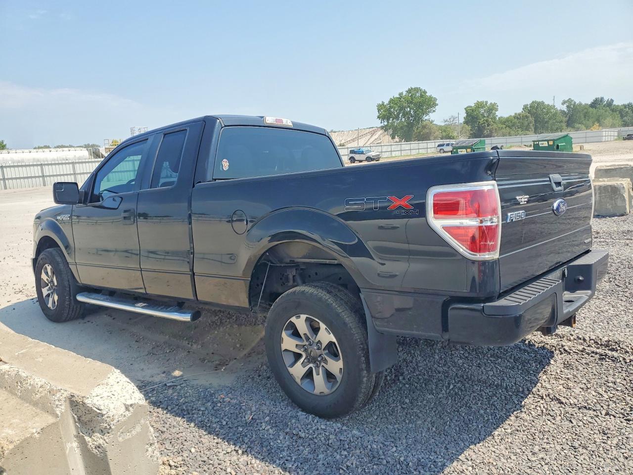 2013 Ford F150 Super Cab - Image 2