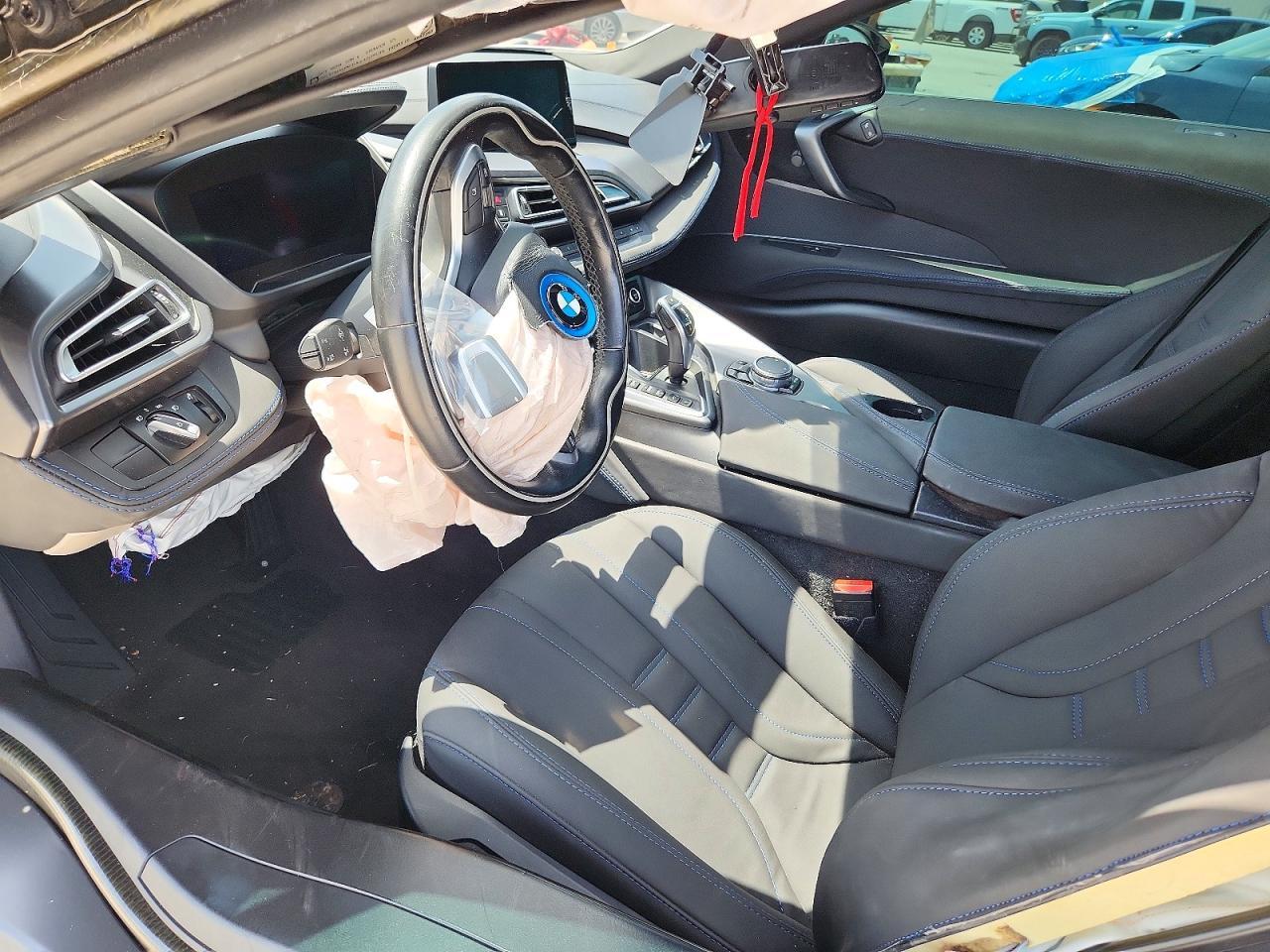 2016 BMW I8 - Фото 7