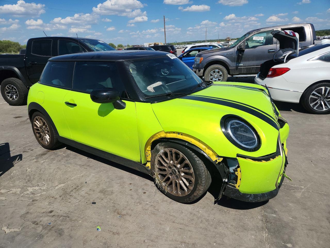 2025 Mini Cooper S - Image 4