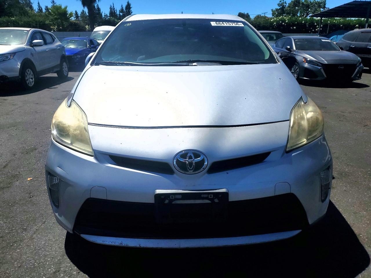 2011 Toyota Prius Two - Image 5