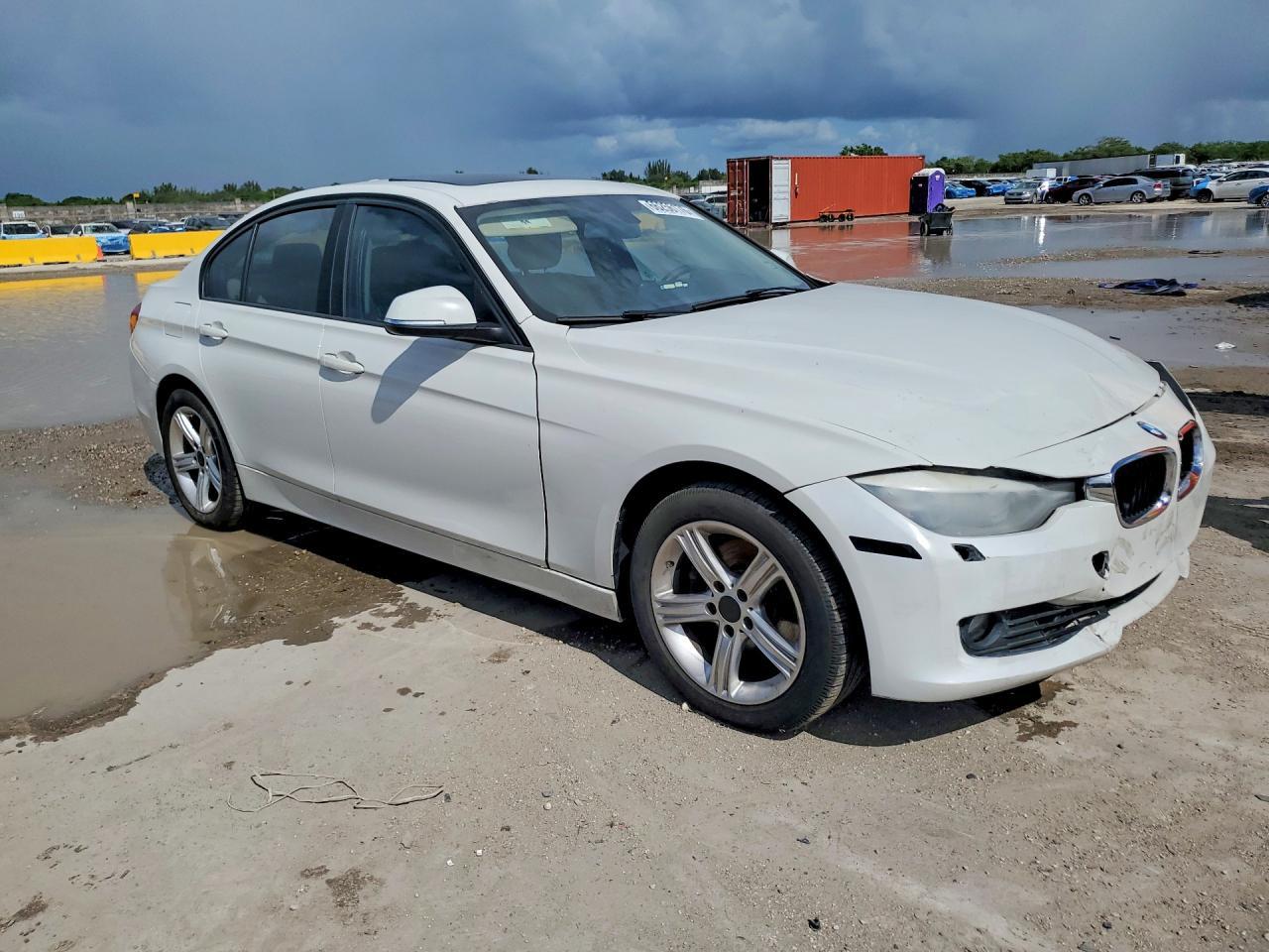 2017 BMW 320 I - Image 4