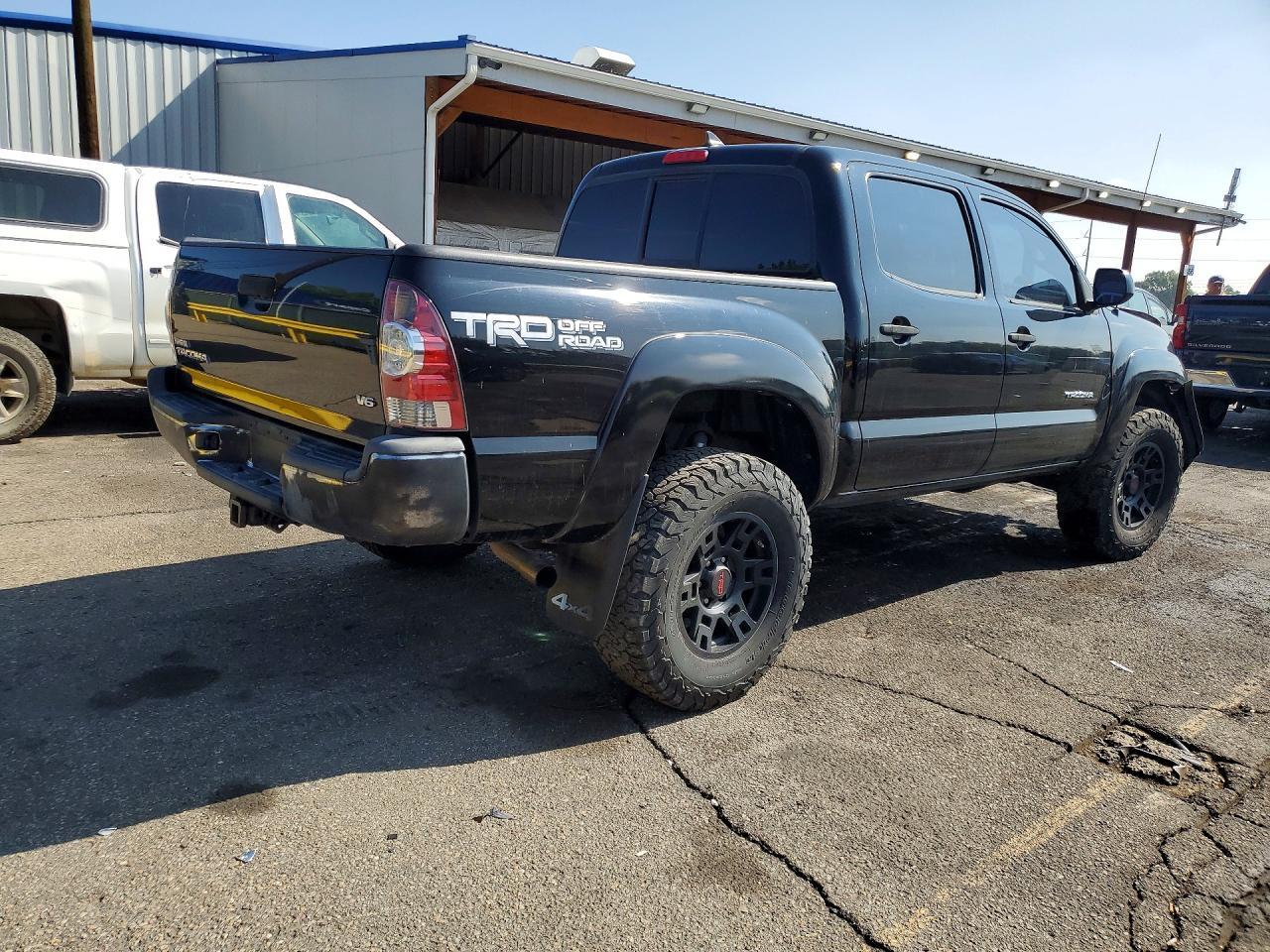 2015 Toyota Tacoma V6 - Фото 3