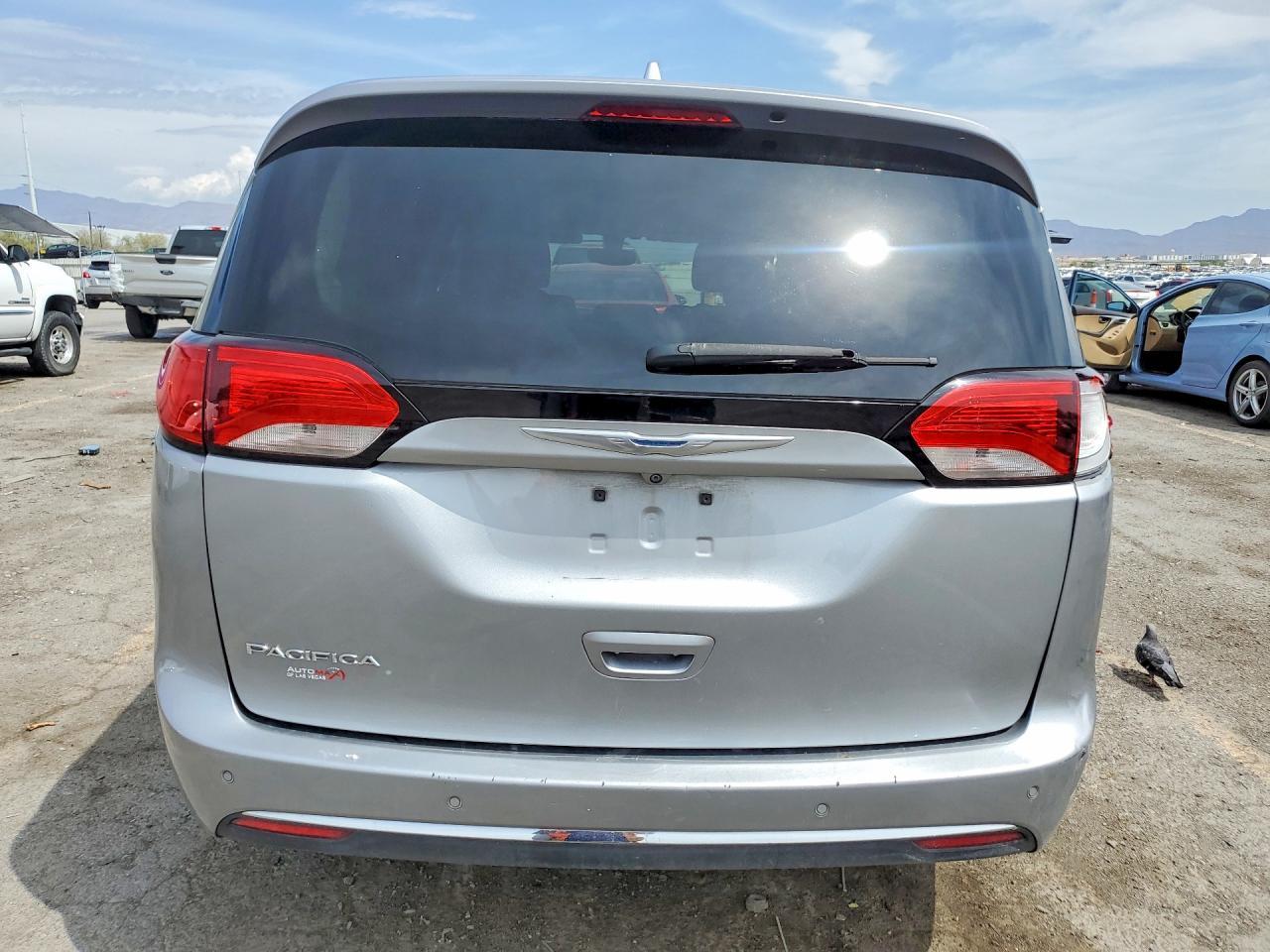 2018 Chrysler Pacifica Touring Plus - Фото 6