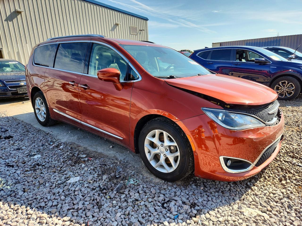 2018 Chrysler Pacifica Touring L Plus - Фото 4
