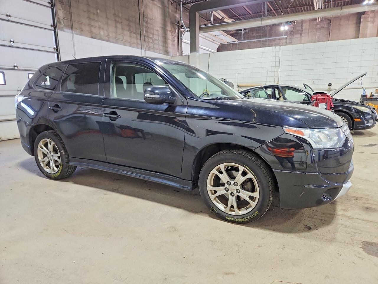 2014 Mitsubishi Outlander Se - Image 4