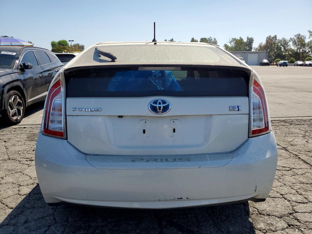2015 Toyota Prius Two - Image 6