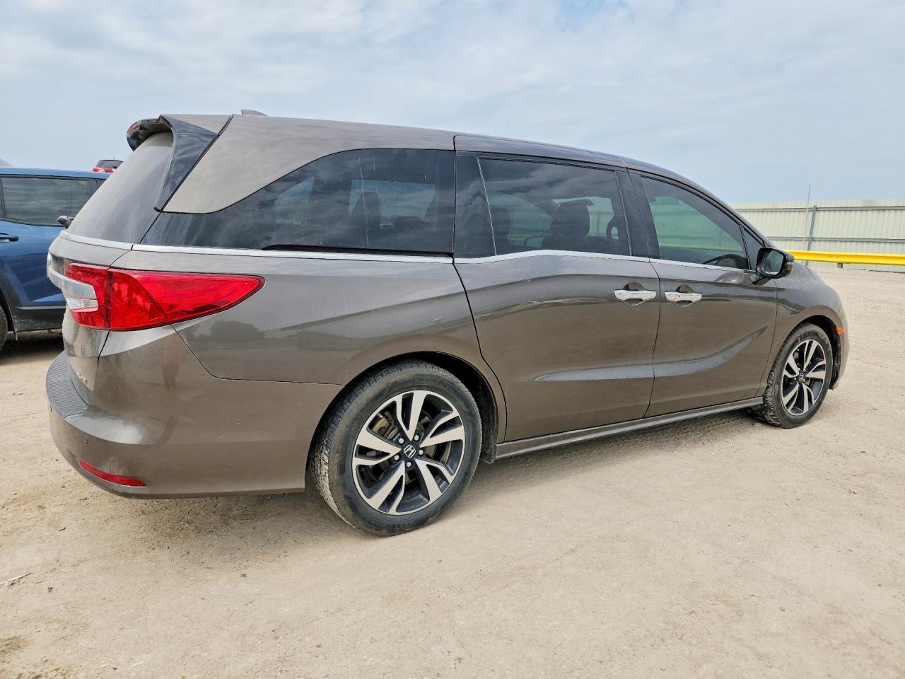 2019 Honda Odyssey Elite - Фото 3