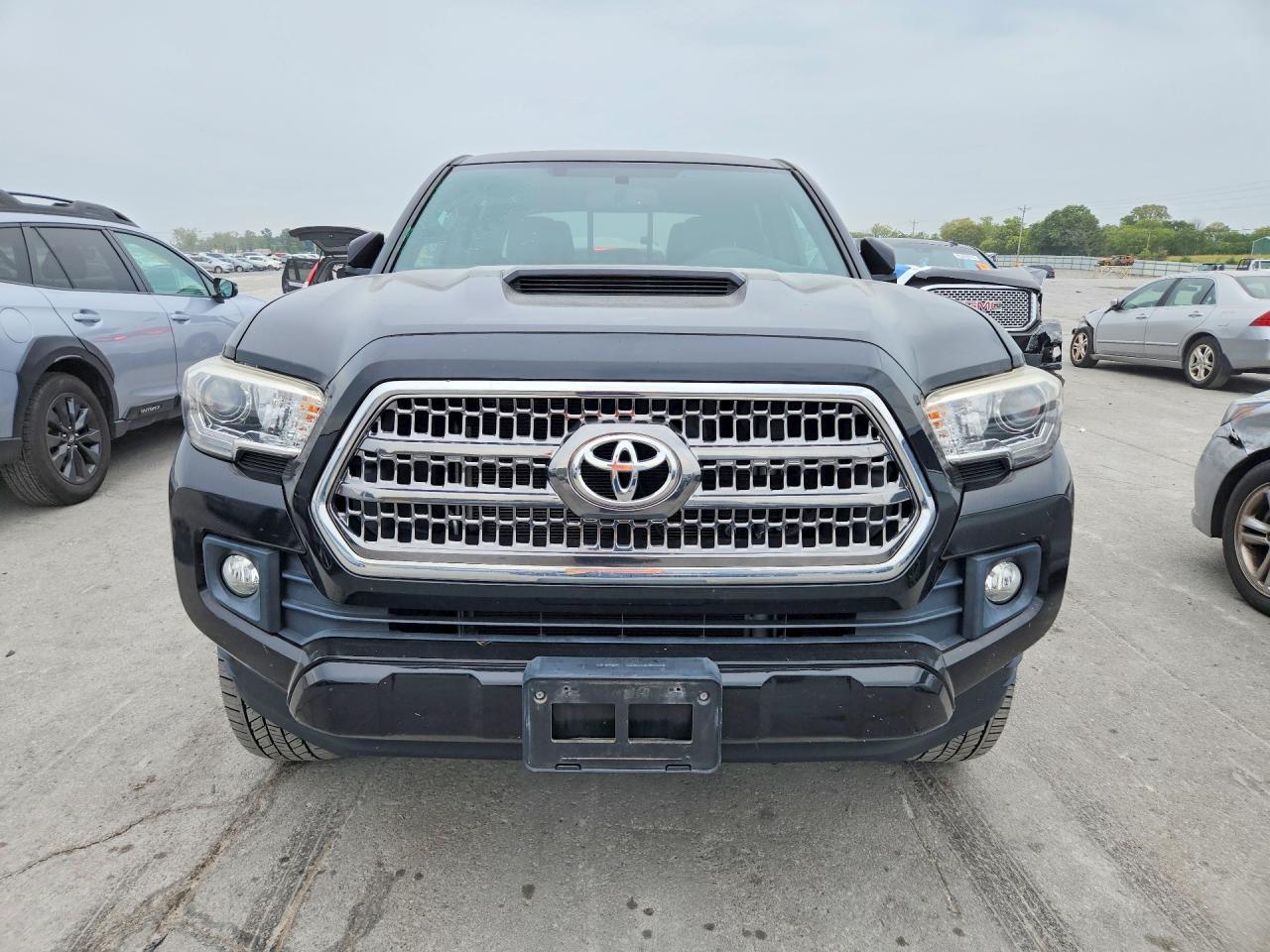 2016 Toyota Tacoma Trd Sport - Image 5