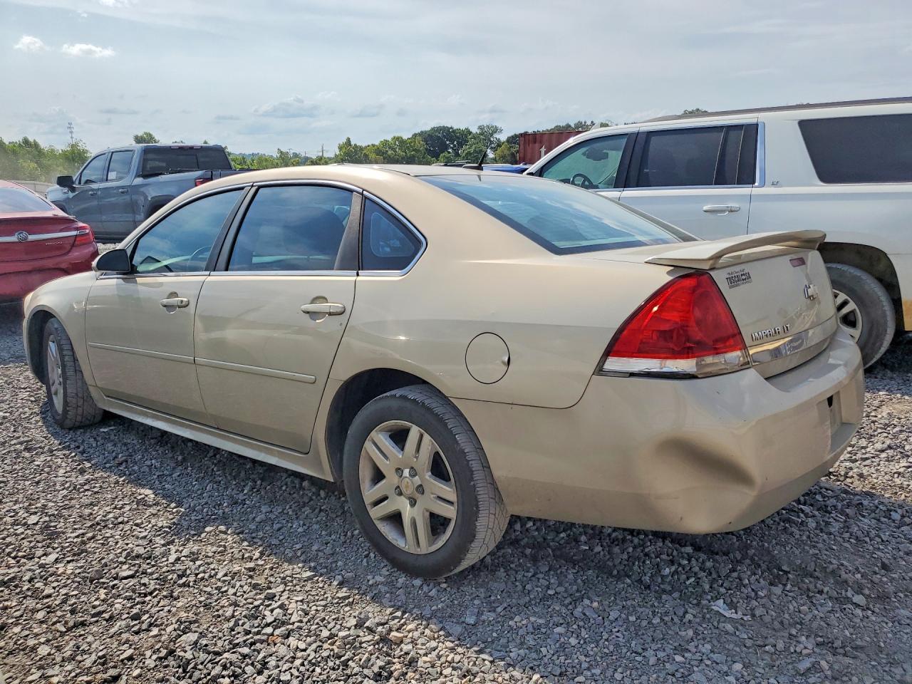2011 Chevrolet Impala Lt - Image 2