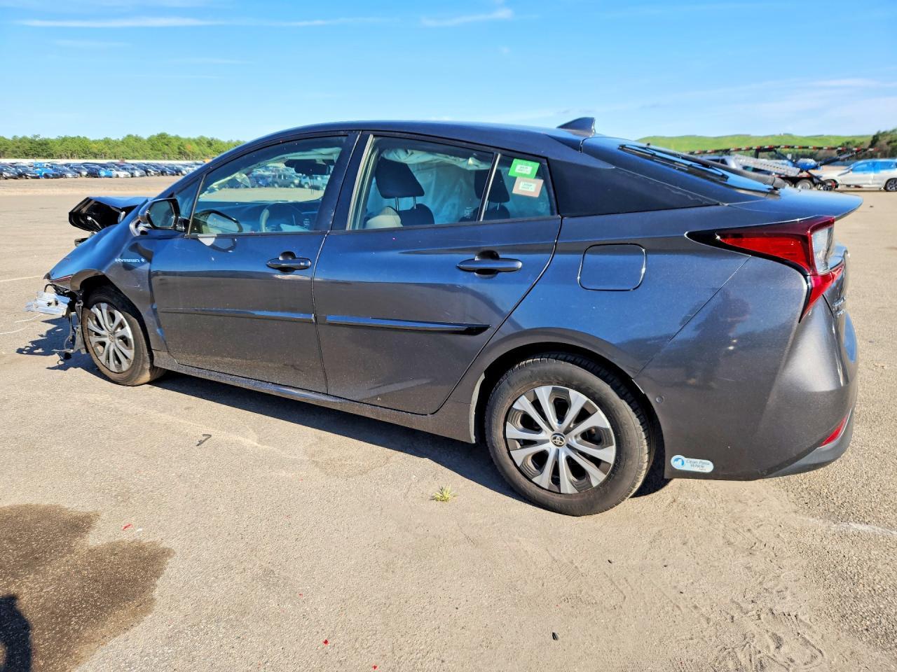 2019 Toyota Prius Le Awd-E - Image 2