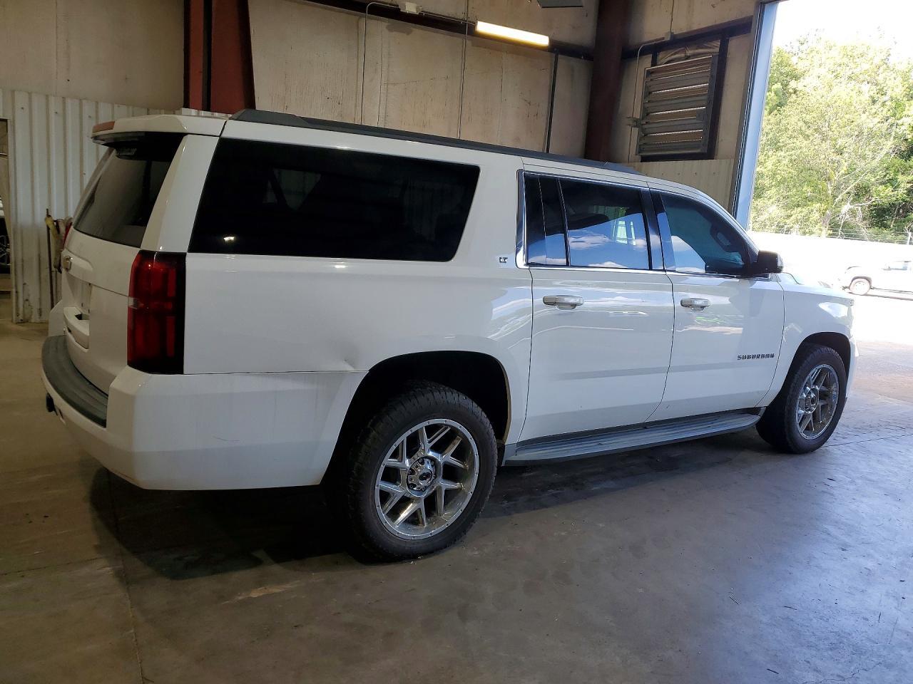 2015 Chevrolet Suburban C1500 Lt - Image 3