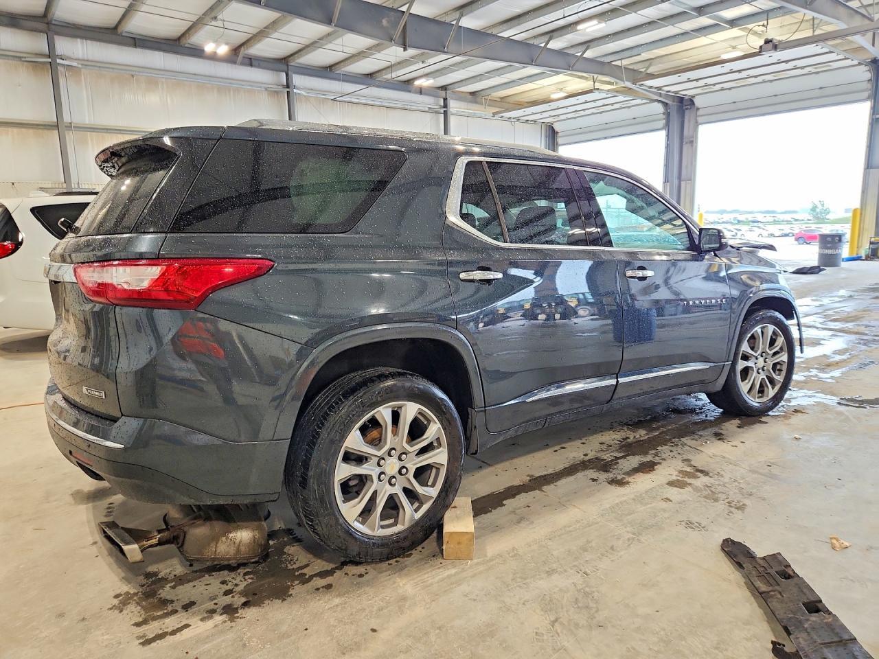 2018 Chevrolet Traverse Premier - Image 3