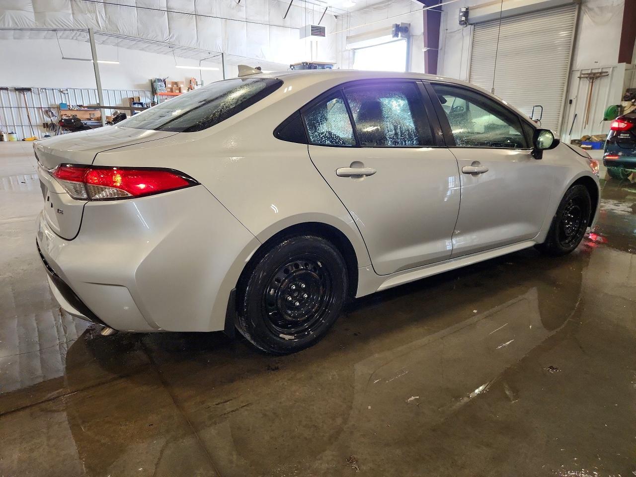 2022 Toyota Corolla Le - Фото 3