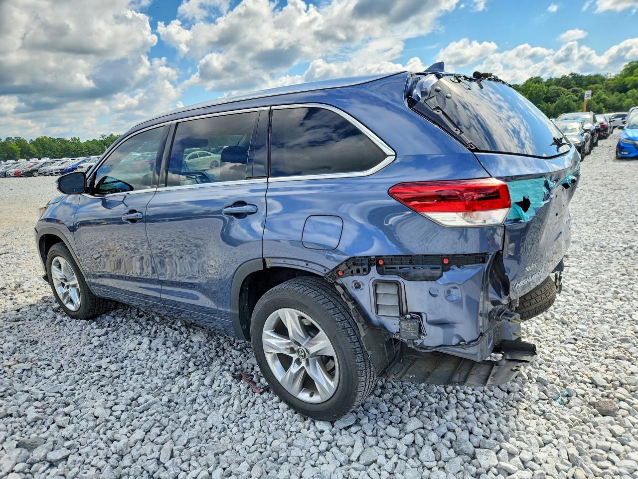 2017 Toyota Highlander Limited - Image 2