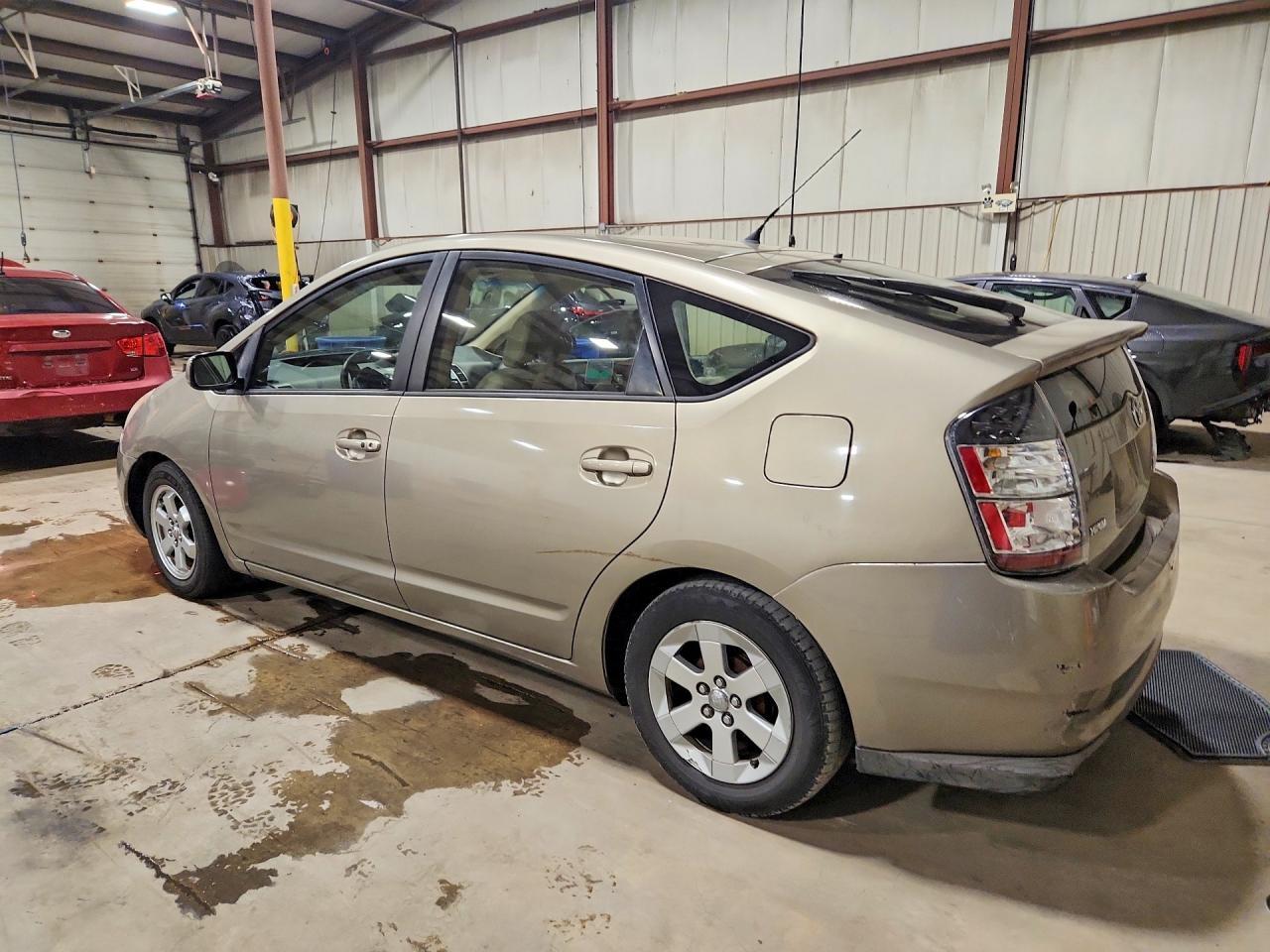 2005 Toyota Prius Base - Фото 2