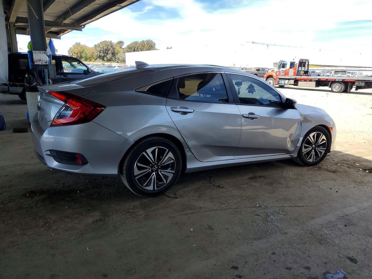 2018 Honda Civic Ex - Image 3
