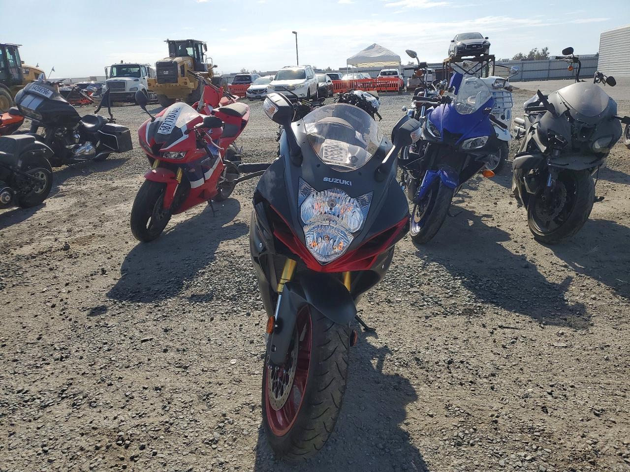 2026 Suzuki Gsx-R750 - Фото 2