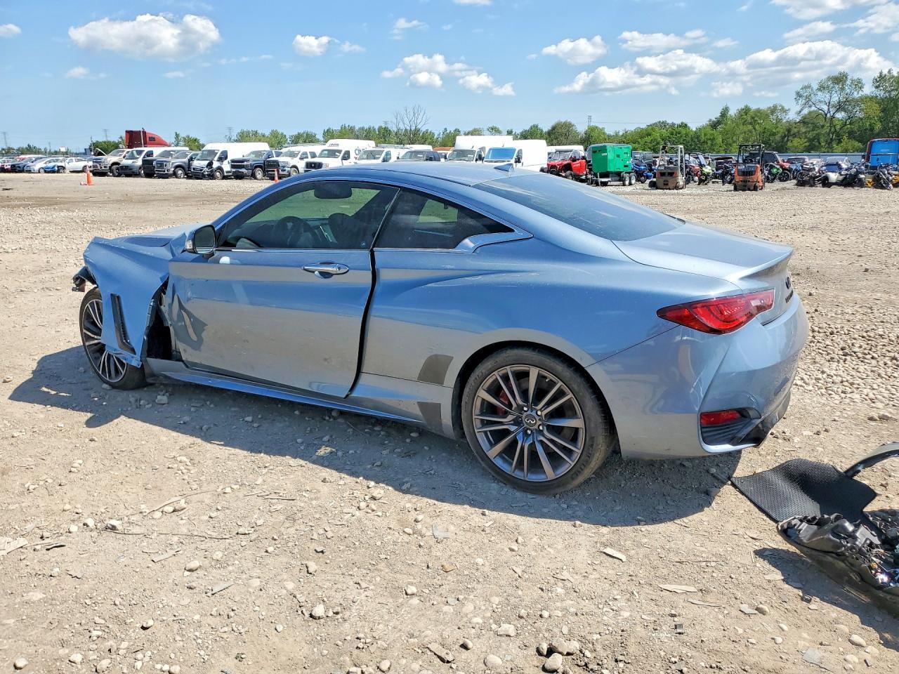 2017 Infiniti Q60 Red Sport 400 - Фото 2