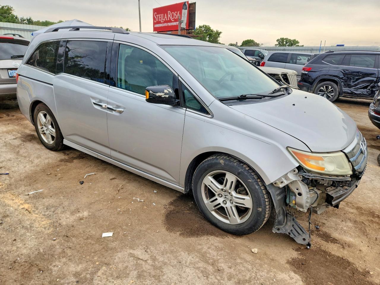 2013 Honda Odyssey Touring - Фото 4