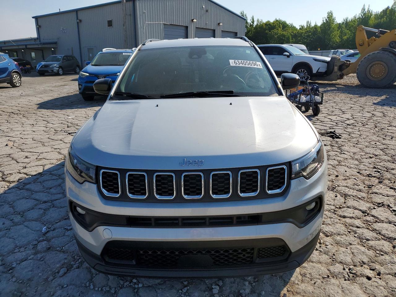 2025 Jeep Compass Latitude - Image 5