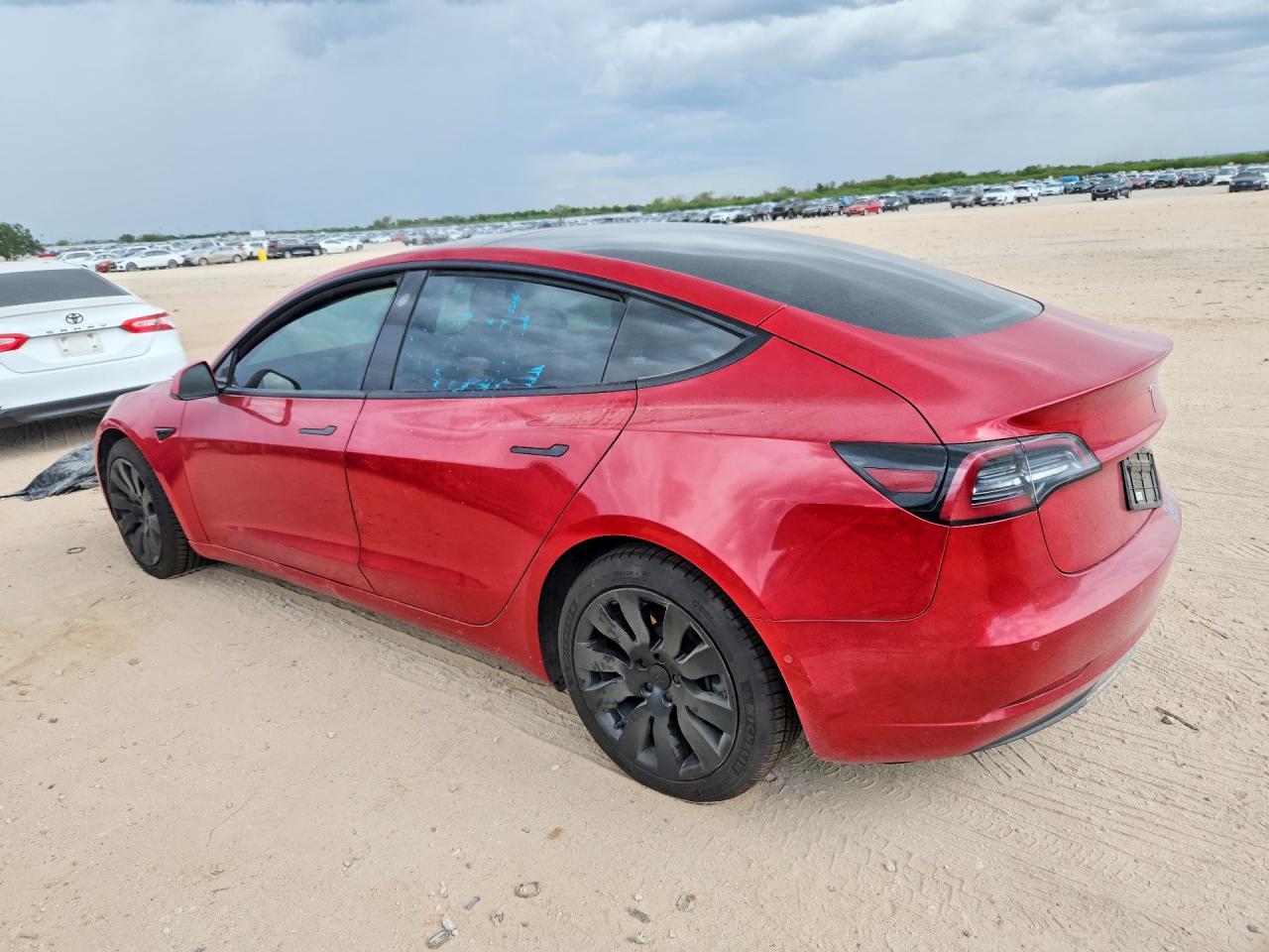 2022 Tesla Model 3 - Фото 2