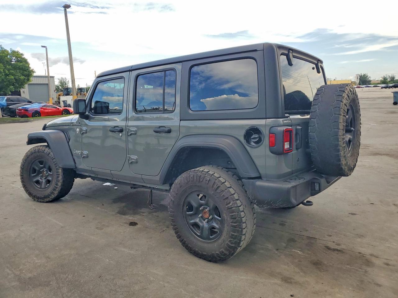 2018 Jeep Wrangler Unlimited Sport - Фото 2