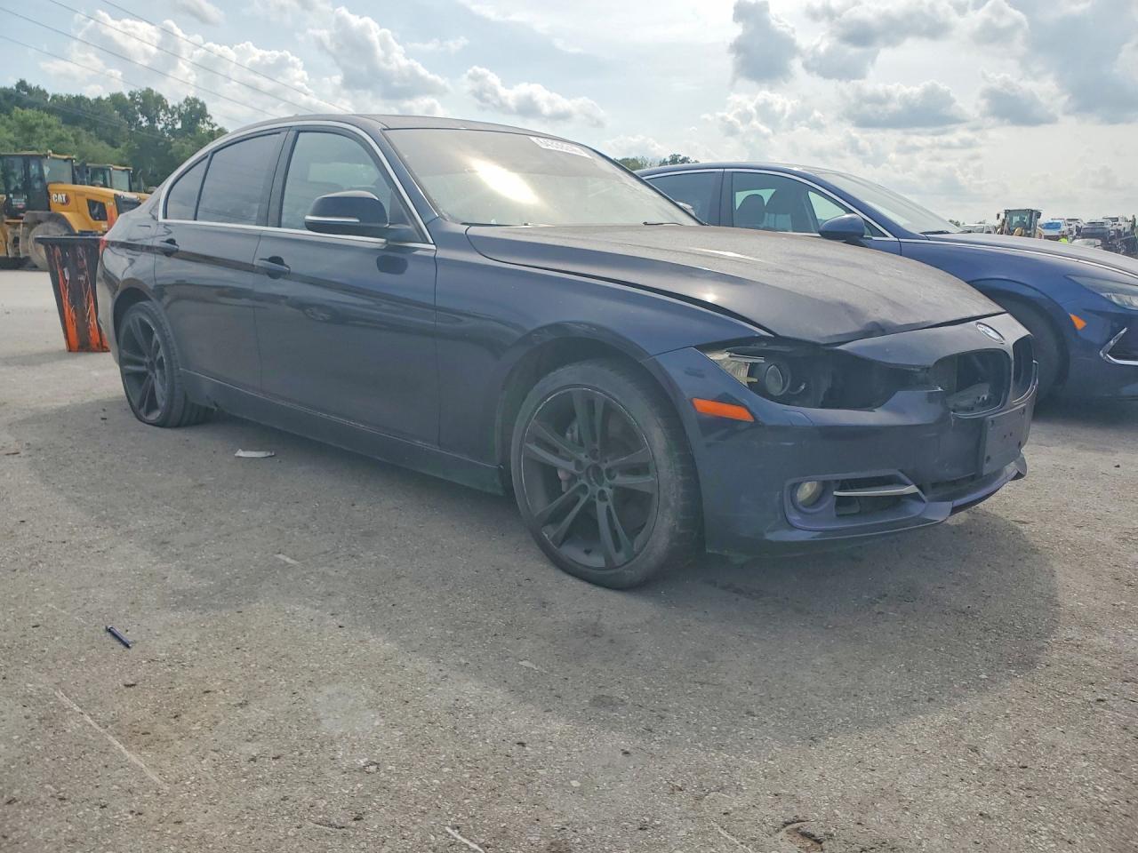 2015 BMW 335 Xi - Фото 4