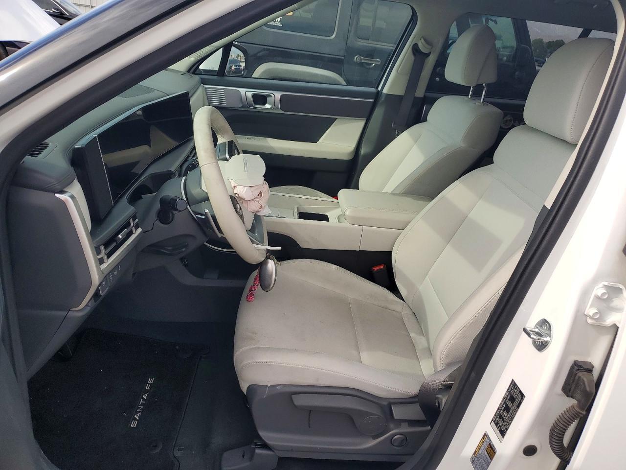 2025 Hyundai Santa Fe Se - Image 7
