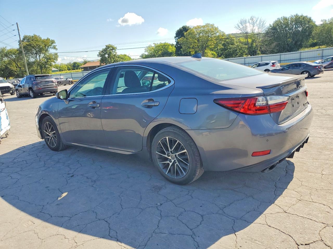 2017 Lexus Es 350 - Image 2