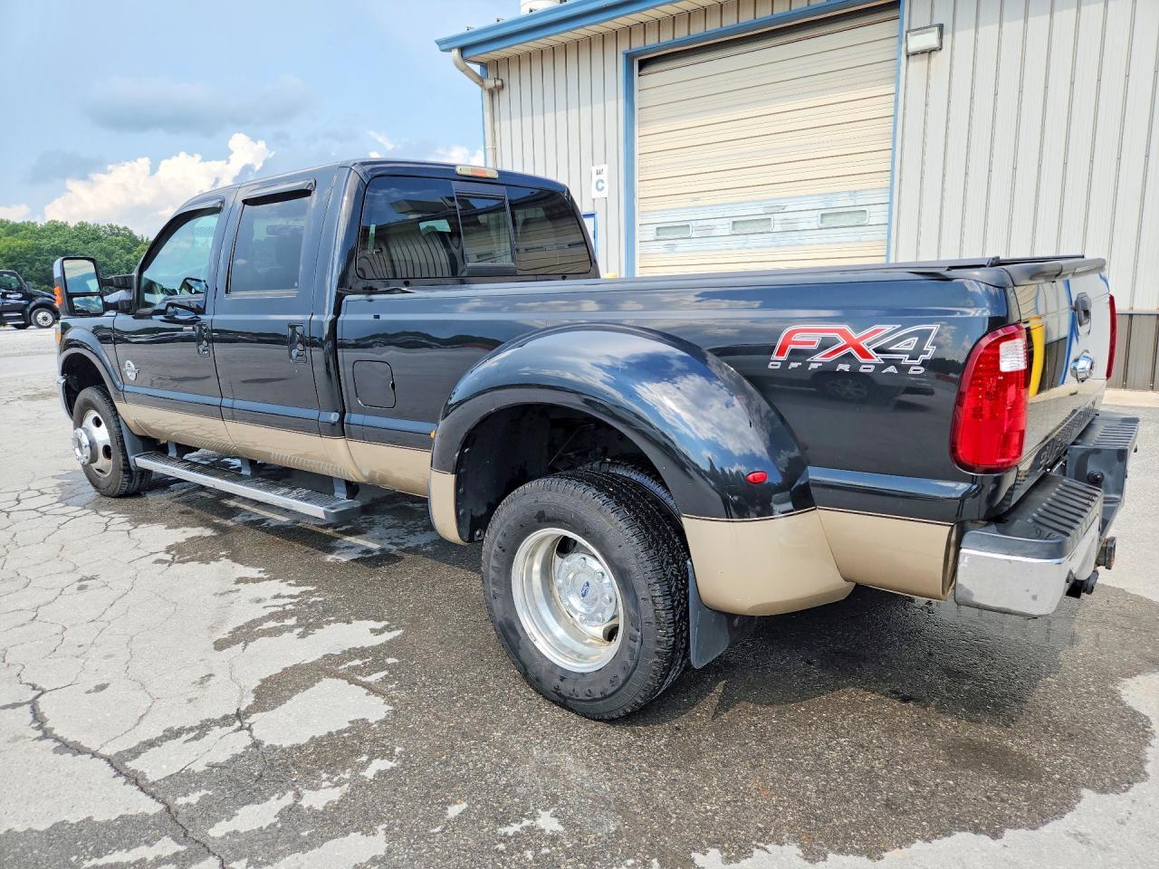 2014 Ford F350 Super Duty - Фото 2