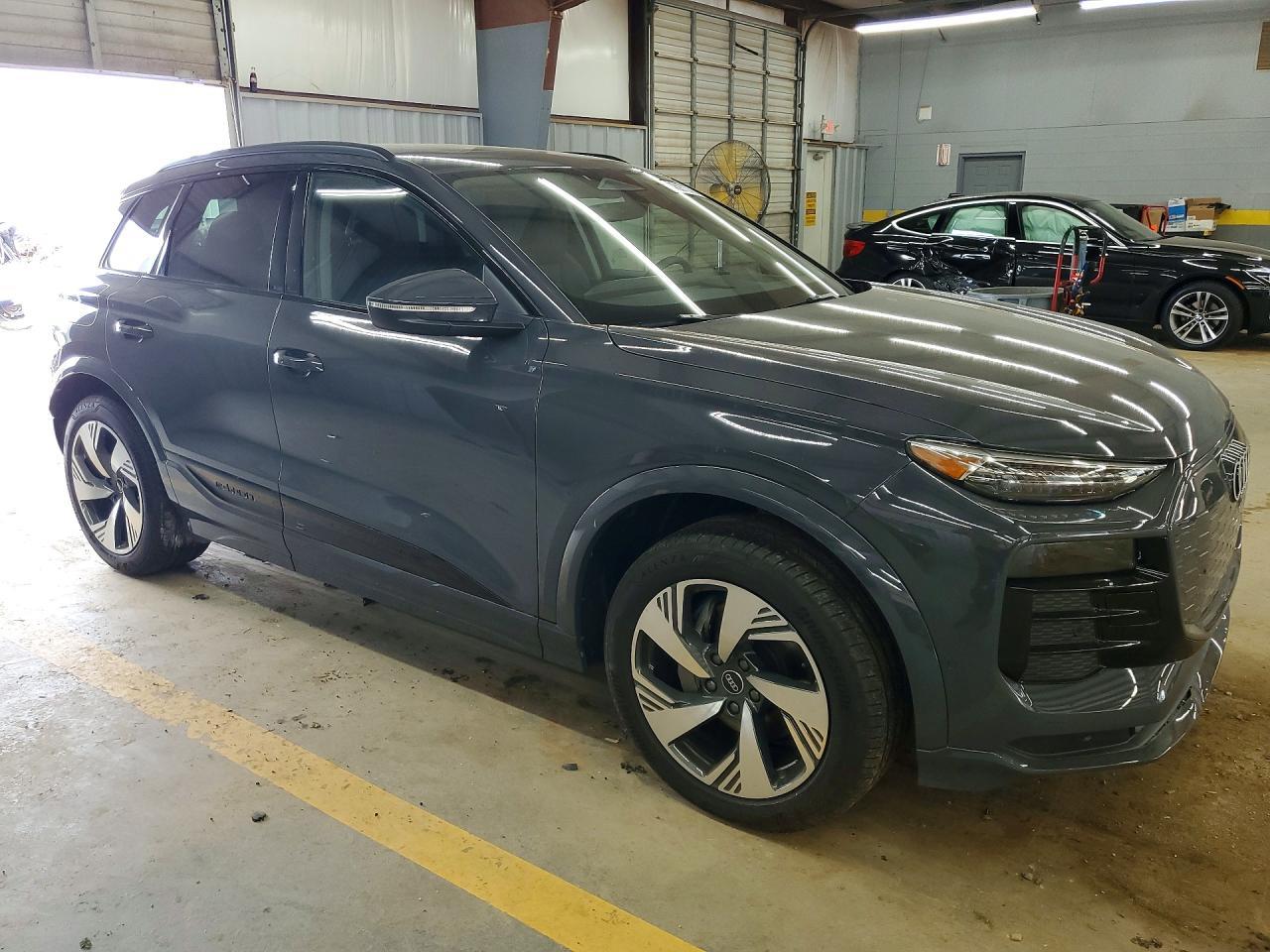 2025 Audi Q6 E-Tron Premium Plus - Фото 4