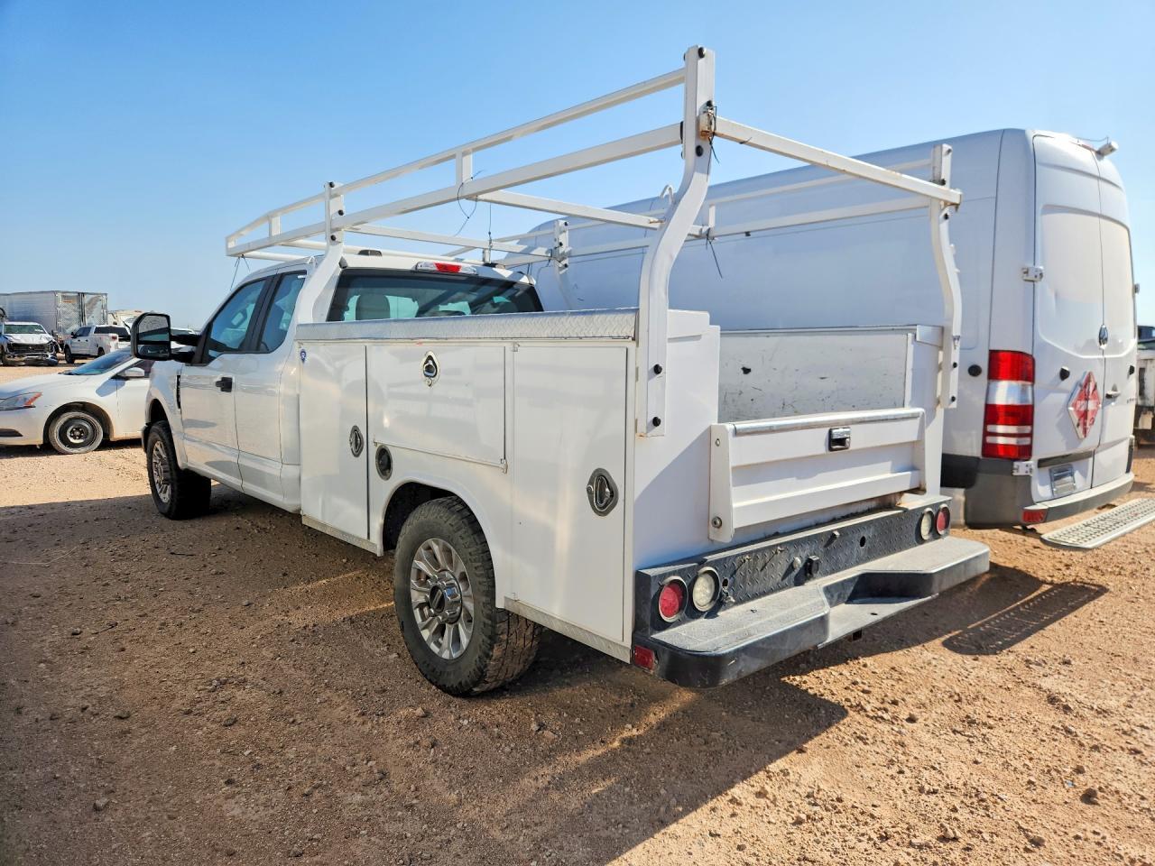 2021 Ford F250 Super Duty - Фото 2