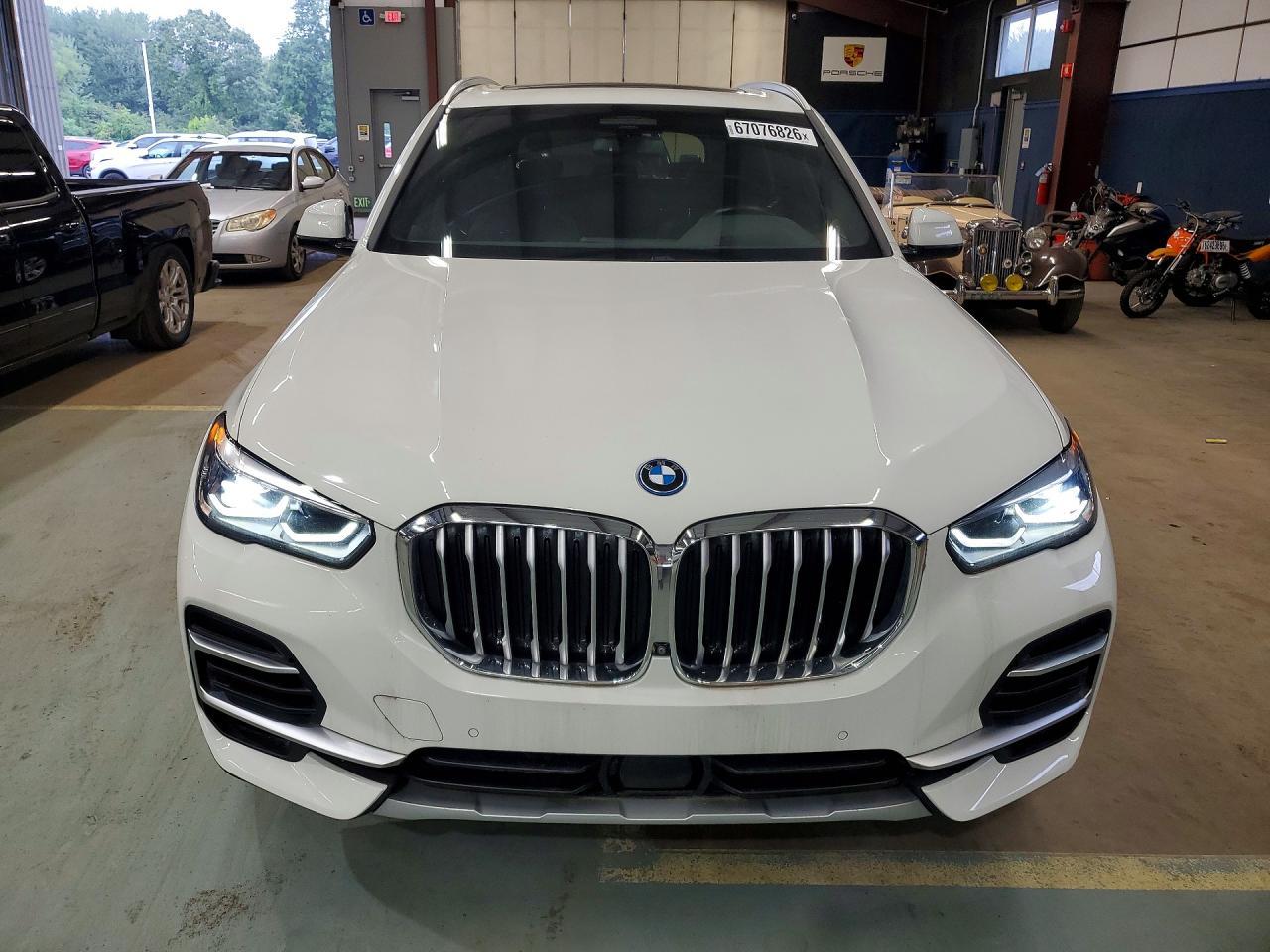 2022 BMW X5 xDrive45E - Image 5