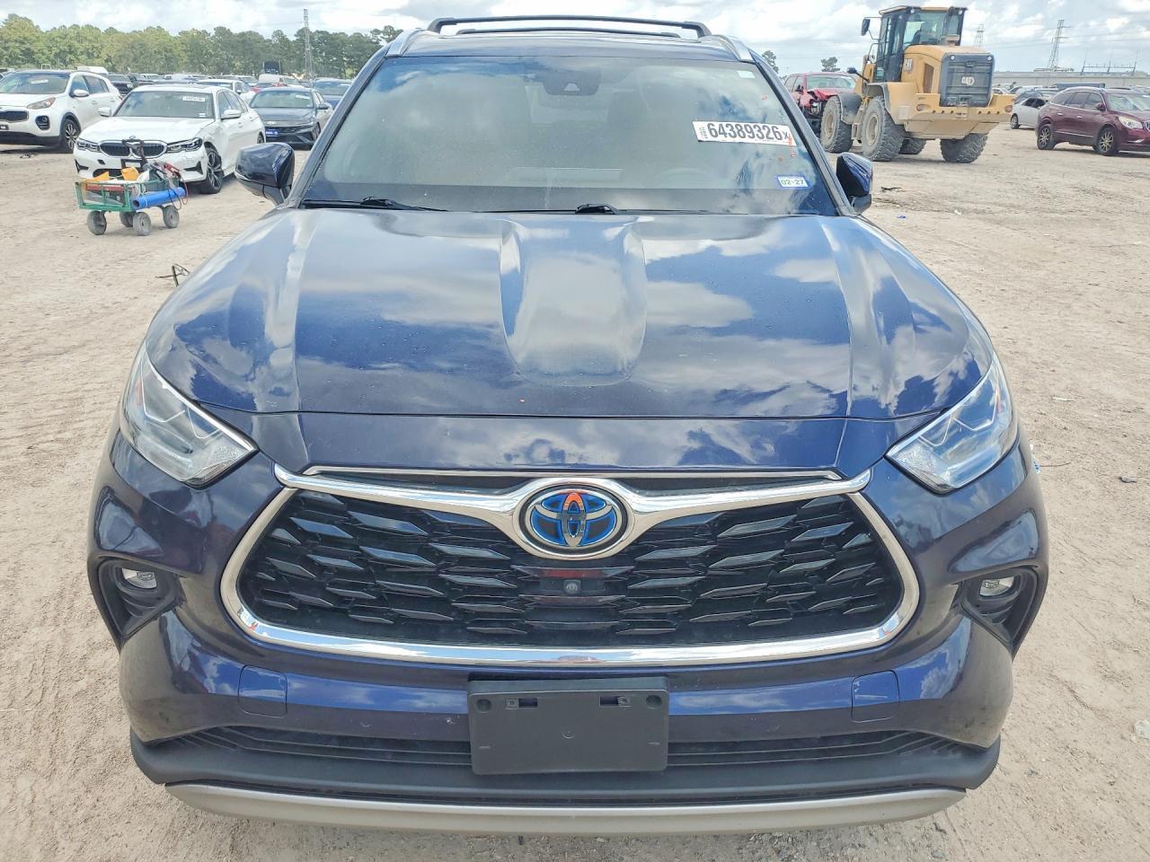 2021 Toyota Highlander Hybrid Platinum - Image 5