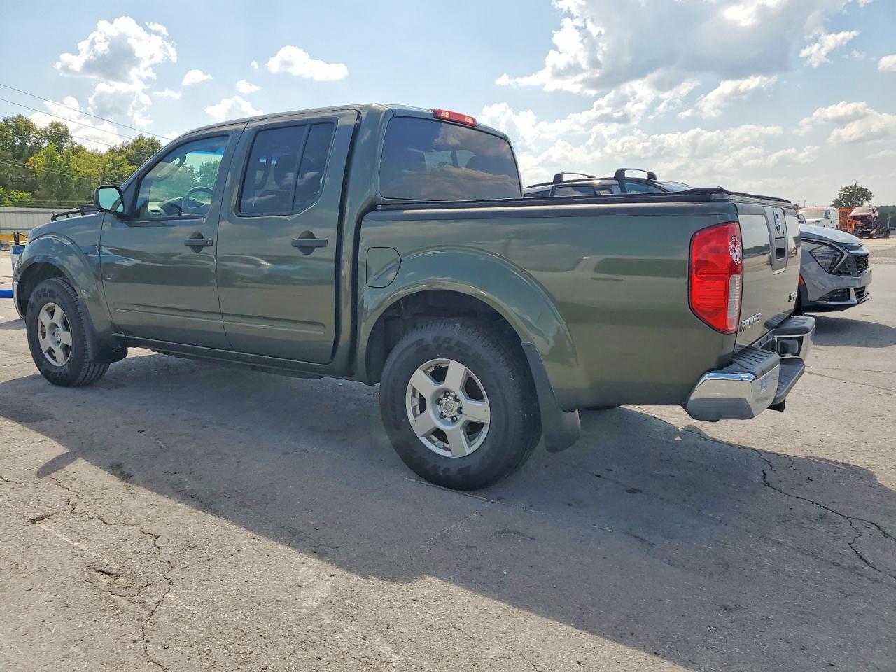 2005 Nissan Frontier Se - Фото 2