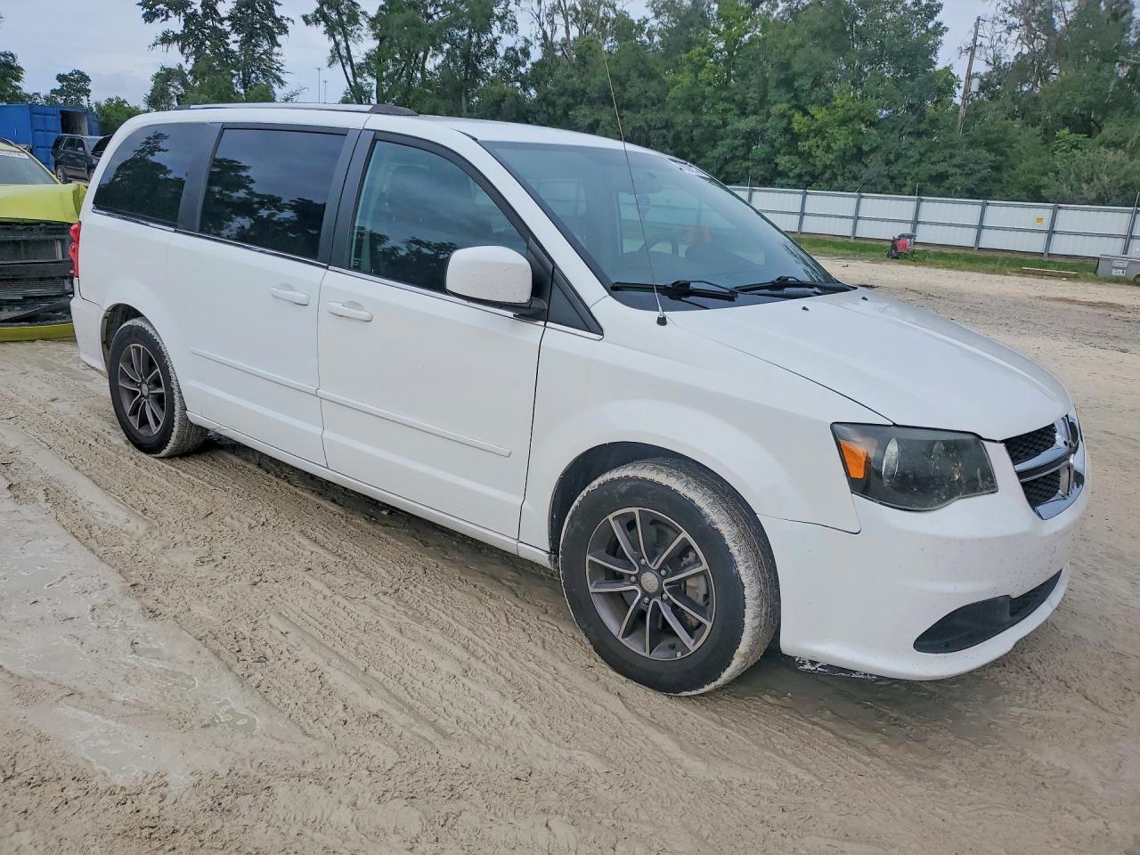 2015 Dodge Grand Caravan Sxt - Image 4