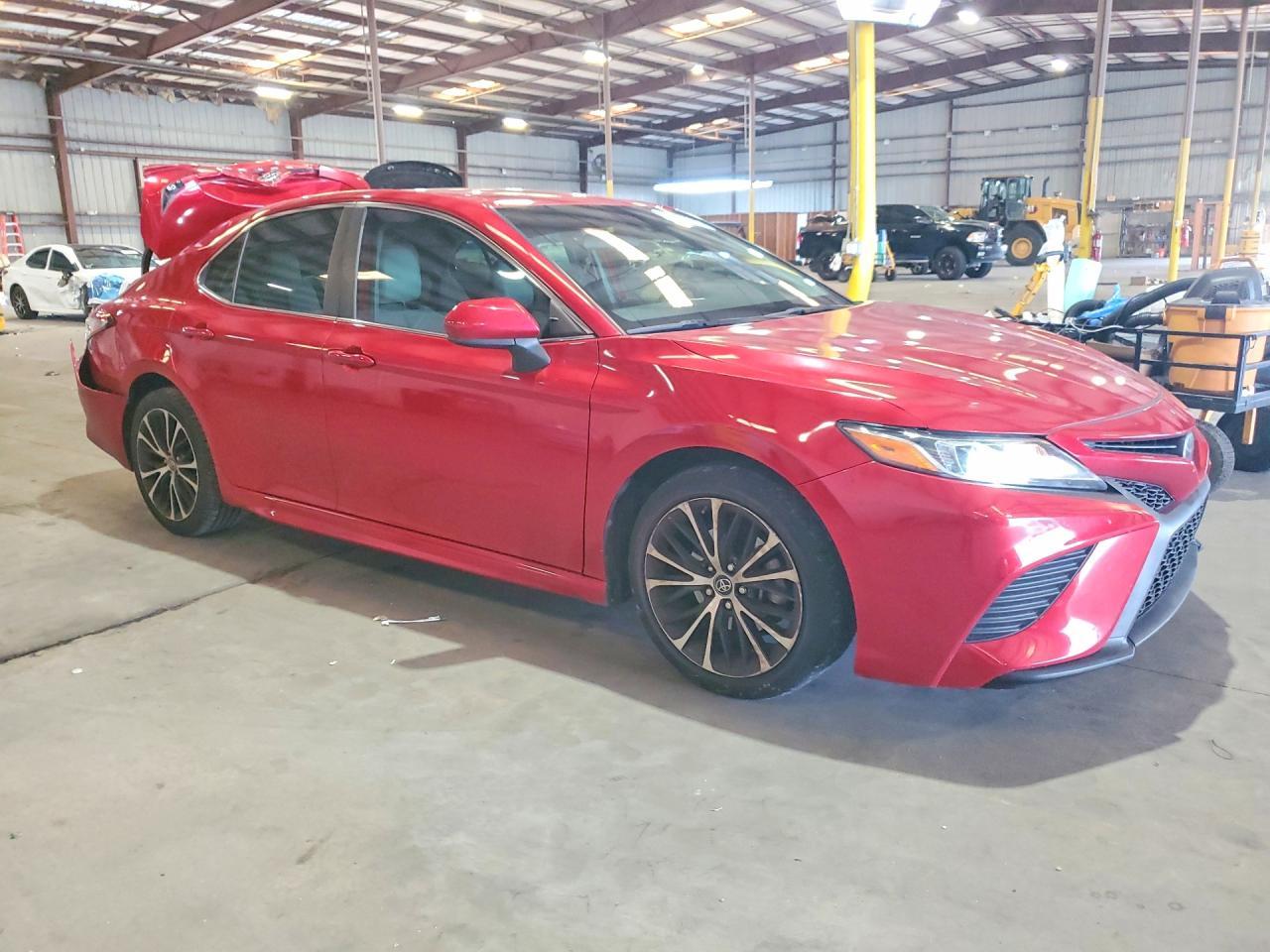 2019 Toyota Camry Se - Фото 4
