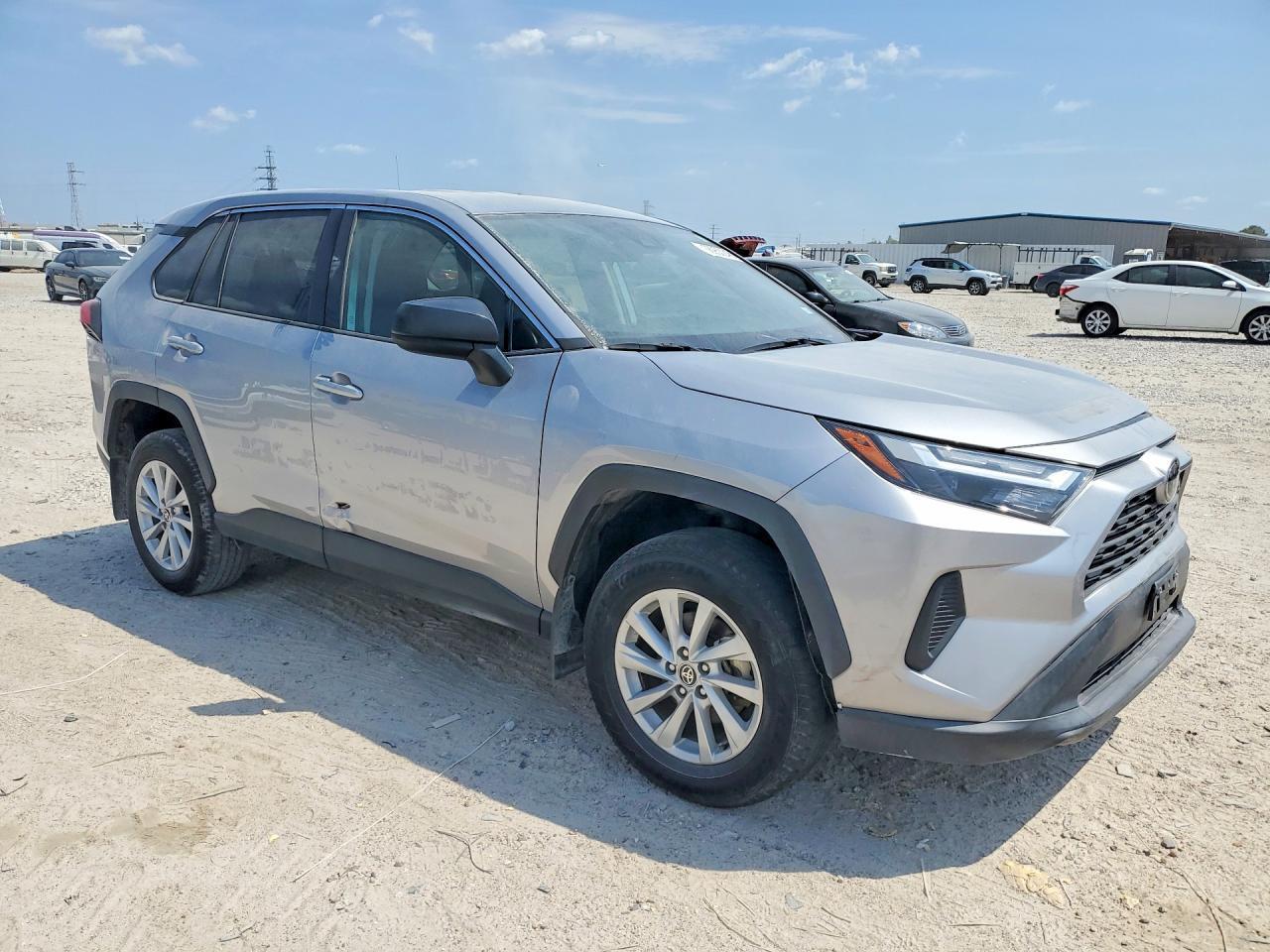 2023 Toyota Rav4 Le - Image 4